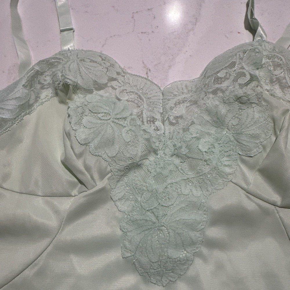 Vintage 70s Sears slip polyester negligee SZ 32 S Lt green  Lace Adj Straps - Picture 2 of 8